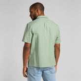 MĘSKA KOSZULA MATERIAŁOWA LEE SS RESORT SHIRT GRANITE GREEN L67PKWQN 112116916